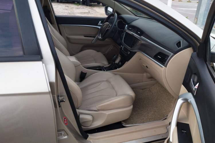 Used Geely Auto Emgrand 2017 Sedan Million Edition 1.5L CVT Upward Connectivity Version
