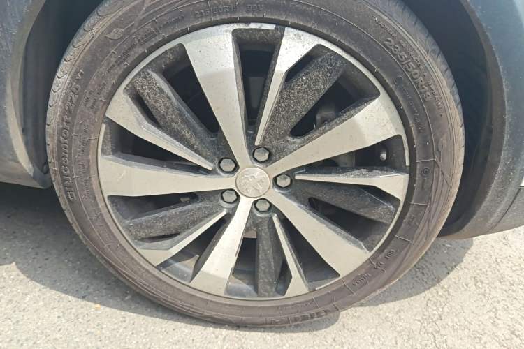 Used Peugeot 5008 2017 380THP 7-Seater Luxury Edition Right Front Wheel Hub