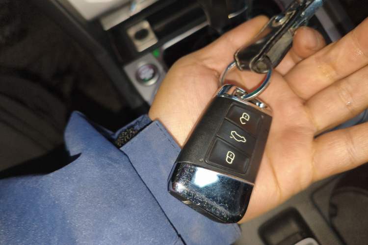 Used Volkswagen Magotan 2018 280TSI DSG Comfort Model Vehicle Key