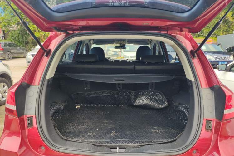 Used Haval H2 2014 1.5T Manual Two-Wheel Drive Elite Edition Trunk