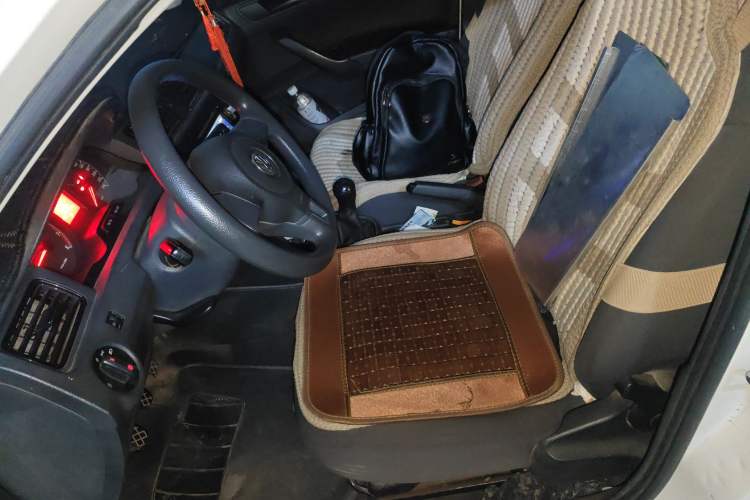 Used Volkswagen Santana 2015 1.6L Manual Fashion Edition
