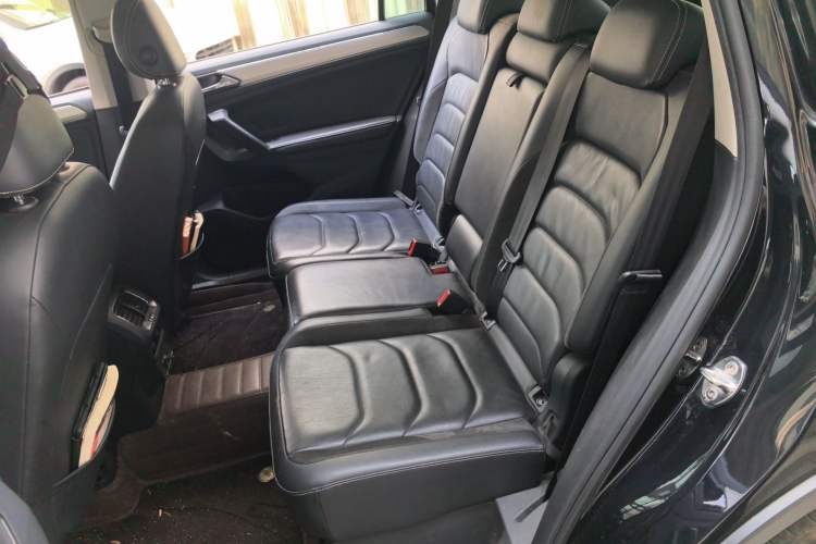 Used Volkswagen Tiguan L 2018 Facelift 330TSI Automatic Two-Wheel Drive Luxury Edition Left Rear Seat