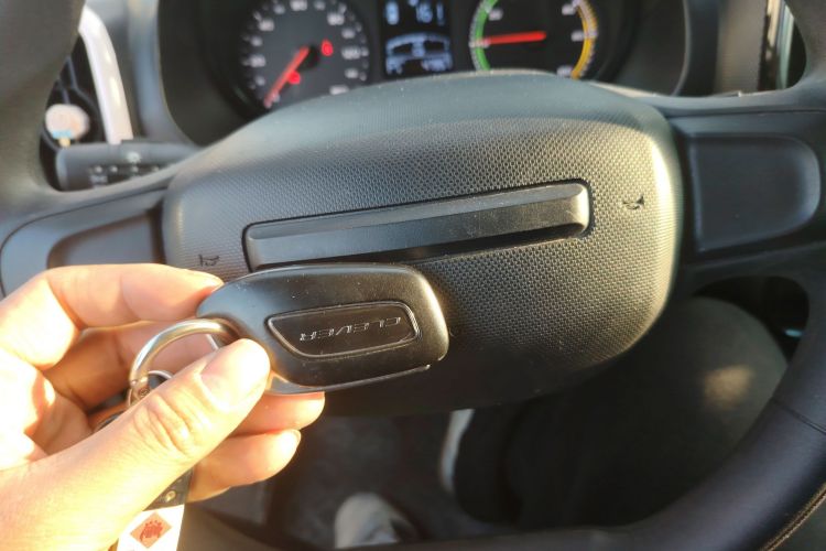 Used Roewe Clever 2021 302 km New Four-Seater Super-Efficient Version
