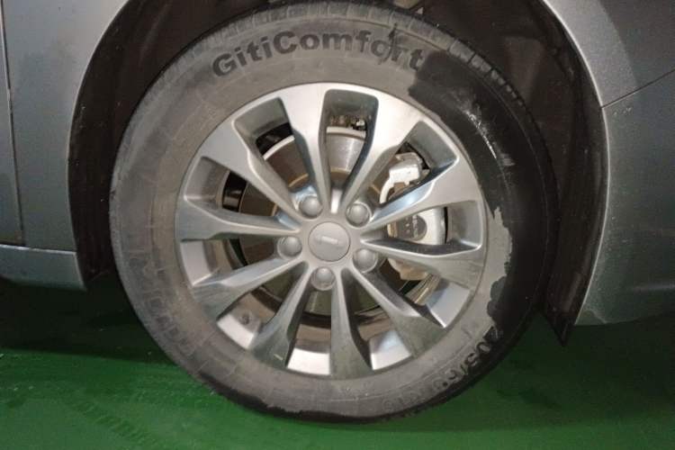 Used Geometry A 2022 Pro 430KM Commuter Edition Right Front Wheel Hub