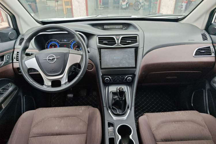 Used Haima V70 2016 2.0L Manual - Comfort Edition 5 Seats
