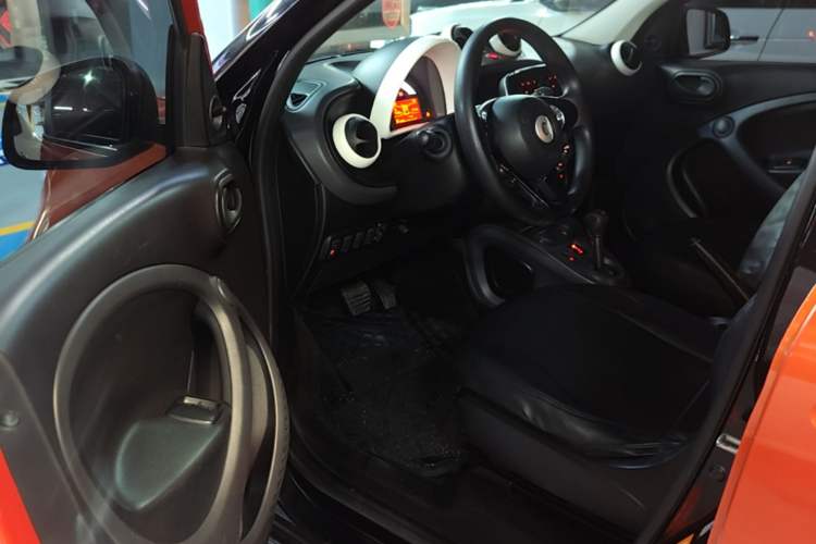 Used smart forfour 2016 1.0L 52 kW Dynamic Edition