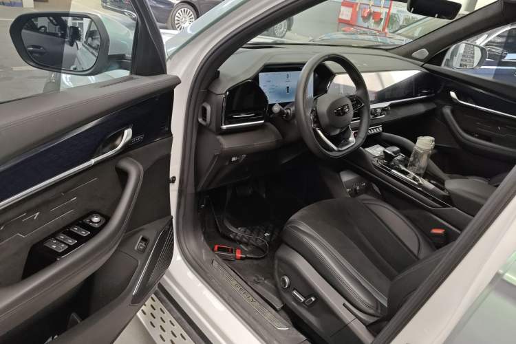 Used Geely Auto Monjaro L 2024 2.0TD High-Power Automatic Two-Wheel Drive Skyline Edition