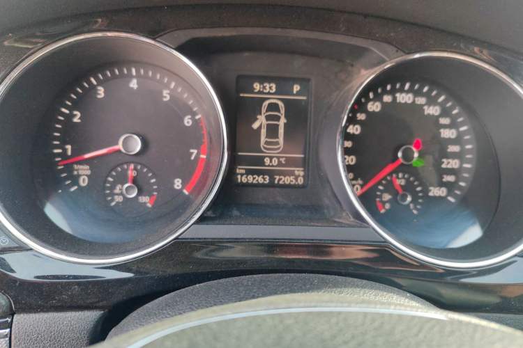 Used Volkswagen Sagitar 2018 280TSI DSG Ignite Edition Instrument Cluster