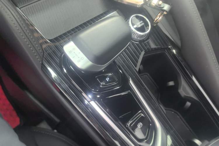 Used Geely Auto Monjaro L 2024 2.0TD High-Power Automatic Two-Wheel Drive Skyline Edition
