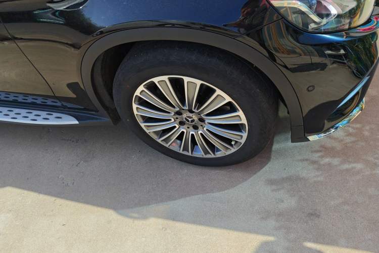 Used Mercedes-Benz GLC 2017 GLC 260 4MATIC Dynamic Edition Right Front Wheel Hub