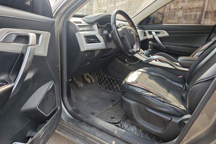 Used Geely Auto Emgrand X7 Sport 2018 2.0L Manual Two-Wheel Drive Zhiya Version Driver Seat