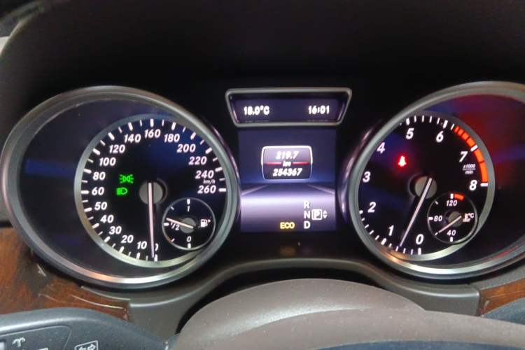 Used Mercedes-Benz M-Class 2014 ML 400 4MATIC Luxury Model
