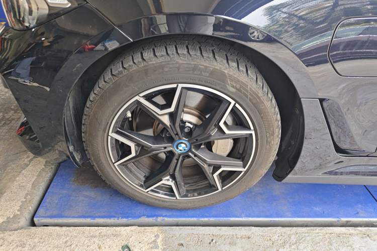 Used BMW i3 2023 eDrive 40 L Midnight Sports Package