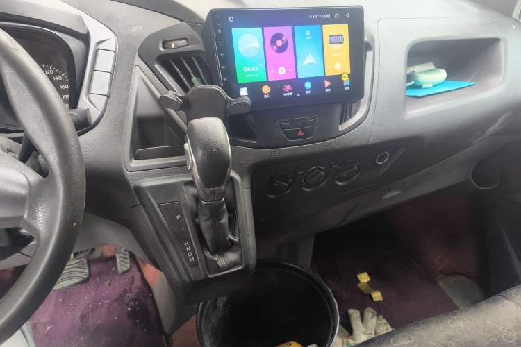 Used Ford Transit 2017 2.0T Gasoline Automatic Multi-Function Commercial Vehicle Short Wheelbase Low Roof China V Standard