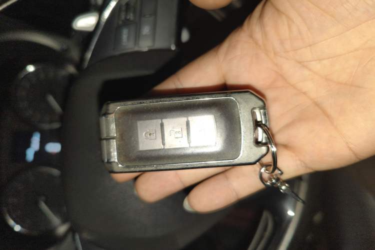 Used Mitsubishi Outlander 2019 2.0L Two-Wheel Drive Comfort Edition 5 Seats China VI Standard