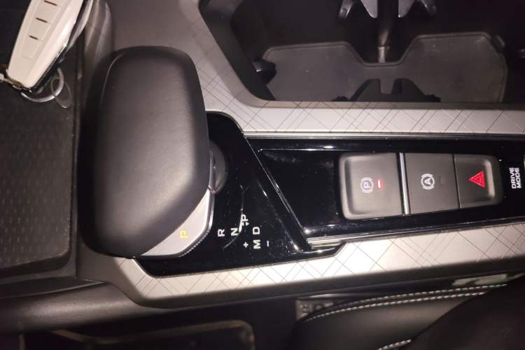 Used Geely Auto Preface 2023 2.0TD Luxury Version Gear Lever