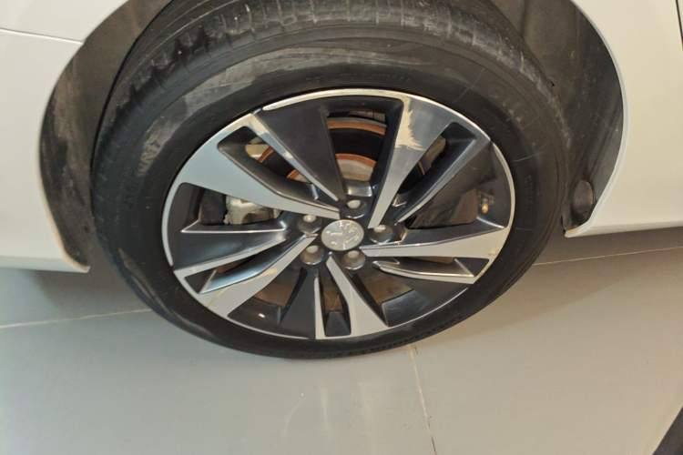 Used Peugeot 408 2020 230THP 10th Anniversary Premium Edition Right Rear Wheel Hub