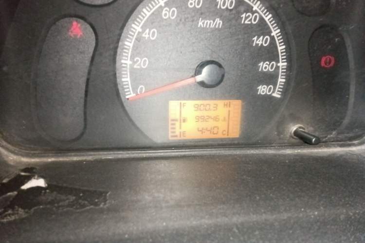 Used Wuling Zhiguang 2013 1.0L Practical Version Odometer Close Up