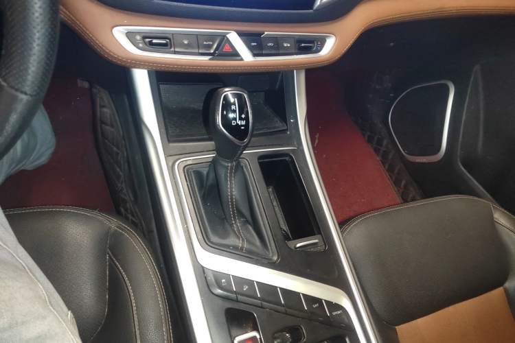 Used Geely Auto Vision X6 2019 1.4T CVT 4G Connected Luxury Version China VI Standard