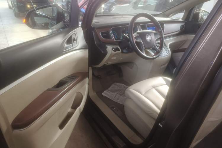 Used Buick GL8 2015 2.4L Luxury Business Premium Edition