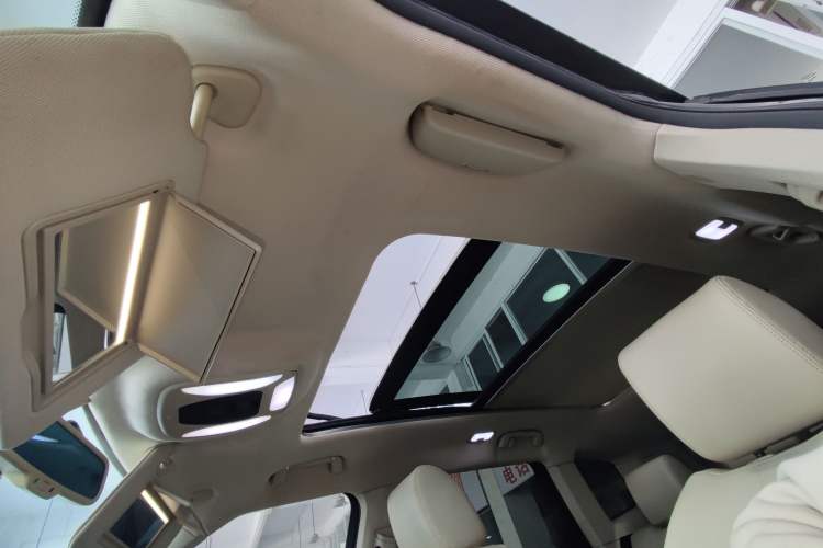 Used Zotye T700 2017 1.8T Dual-Clutch Prestige Model
