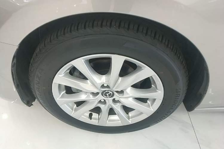 Used Mazda Atenza 2015 2.0L Blue Sky Luxury Edition