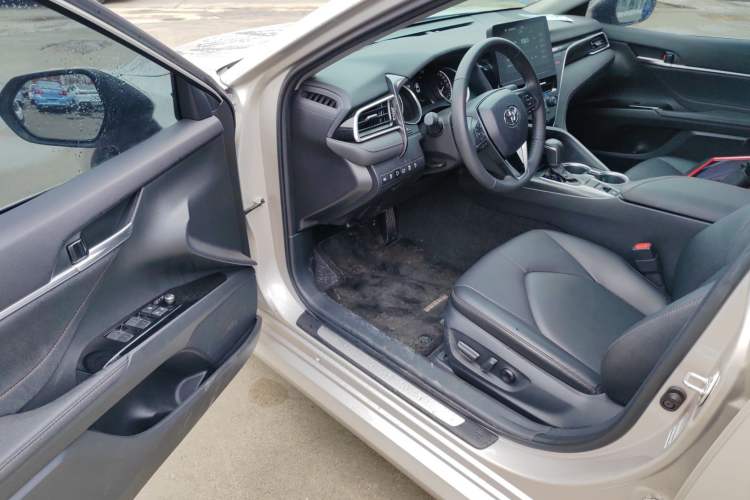 Used Toyota Camry 2021 2.0G Luxury Edition Driver Seat