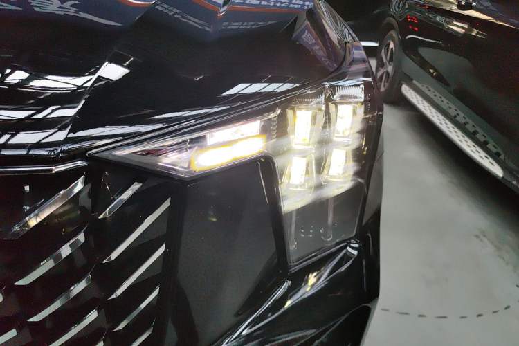 Used GAC Trumpchi GS8 2022 Flagship Series 2.0 TGDI Two-Wheel-Drive Prestige Edition (7 Seats)
