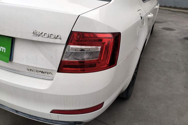 Used Skoda Octavia 2017 1.6L Automatic Smart Drive Edition