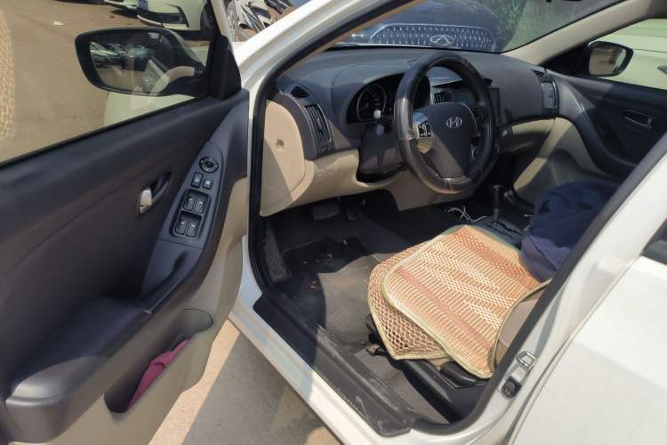 Used Hyundai Celesta 2015 1.6L Automatic Comfort Model
