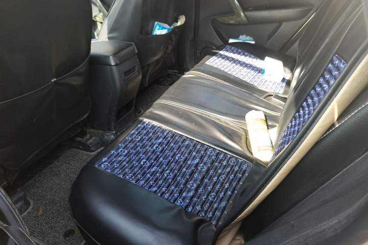 Used Zotye T600 2015 1.5T Manual Luxury Model Left Rear Seat