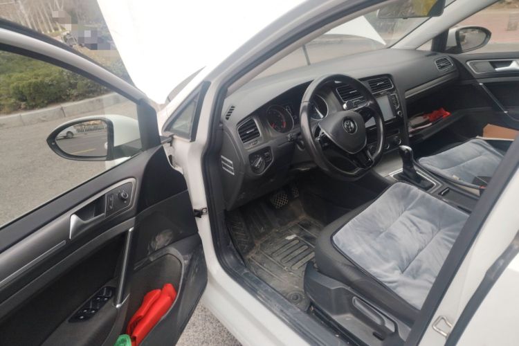 Used Volkswagen Golf 2016 230TSI Automatic Comfort Version Driver Seat