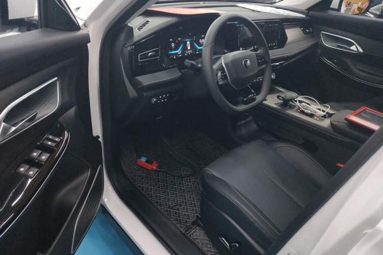 Used CHANGAN X7 PLUS 2024 1.5T Automatic Luxury 7-Seater Interior 3