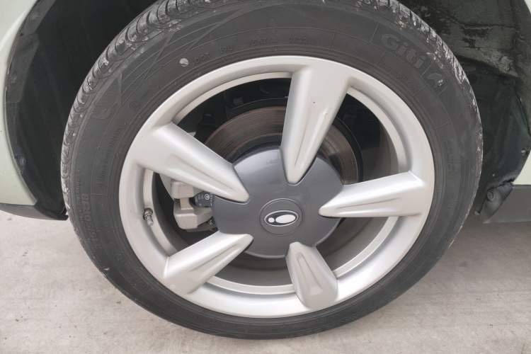 Used ORA Good Cat 2022 Morandi Edition 400km Standard Range Luxury Version Lithium-Ion Battery
