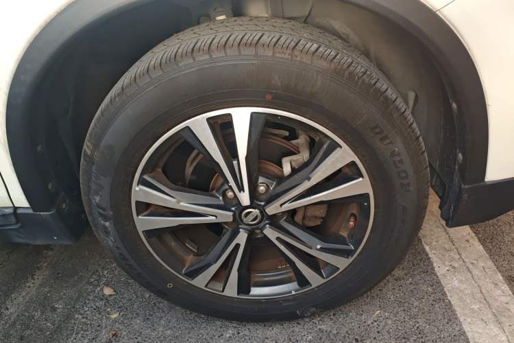 Used Nissan X-Trail 2017 2.5L CVT Leading Edition 4WD Right Front Wheel Hub