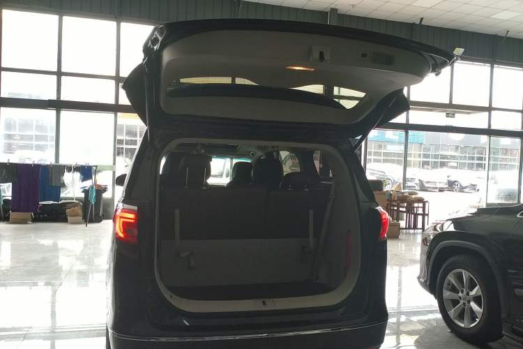 Used Buick GL8 2017 ES 28T Comfort Model China V Standard