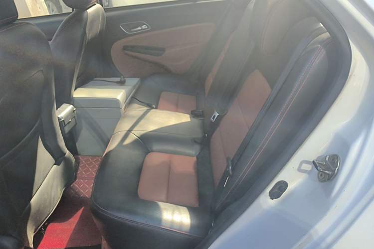 Used Geely Auto Diamond 2016 1.5L Manual Entry-Level Model China IV Standard Left Rear Seat