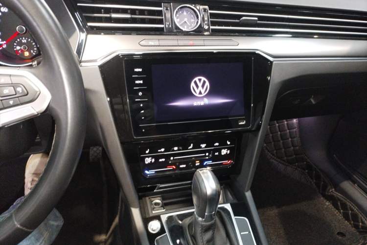 Used Volkswagen Magotan 2020 330TSI DSG Leading Model Audio And AC Panel