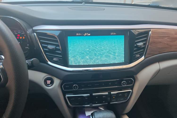 Used GAC Trumpchi GS8 2017 320T Two-Wheel Drive Luxury Smart Connectivity Version (7 Seats)