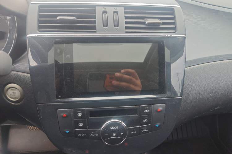 Used Nissan Tiida 2014 1.6L CVT Smart Model Audio And AC Panel