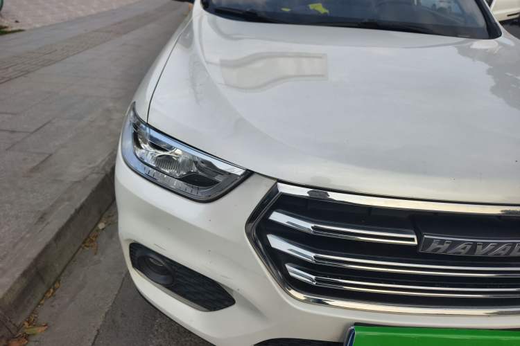 Used Haval H2 2018 Chuanxiang Edition 1.5T Dual-Clutch Two-Wheel Drive Fashion Model China V Standard

