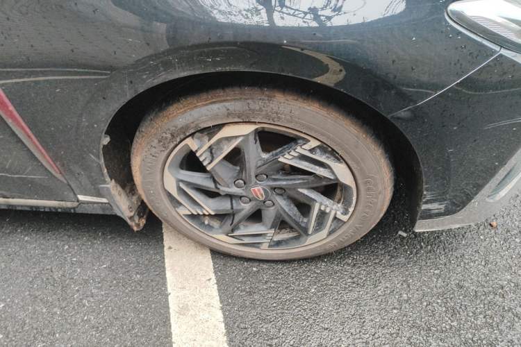 Used Hongqi H6 2023 2.0T ZhiMei Edition Right Front Wheel Hub