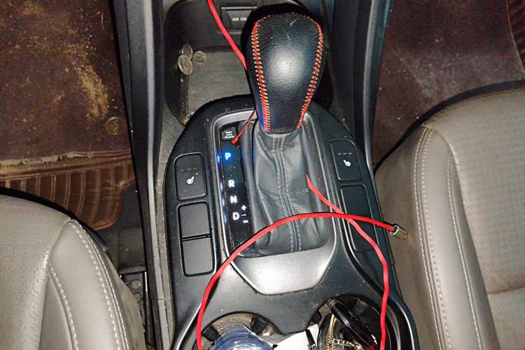 Used Hyundai Grand SantaFe 2013 3.0L 7-Seater Four-Wheel-Drive Comfort Edition Gear Lever