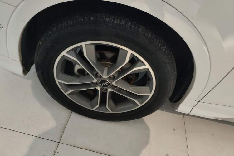 Used Audi Q3 2024 40 TFSI Fashion Dynamic Model Left Front Wheel Hub