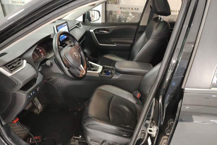 Used Toyota RAV4 2021 2.0L CVT Two-Wheel Drive Fashion Edition Left Front Seat