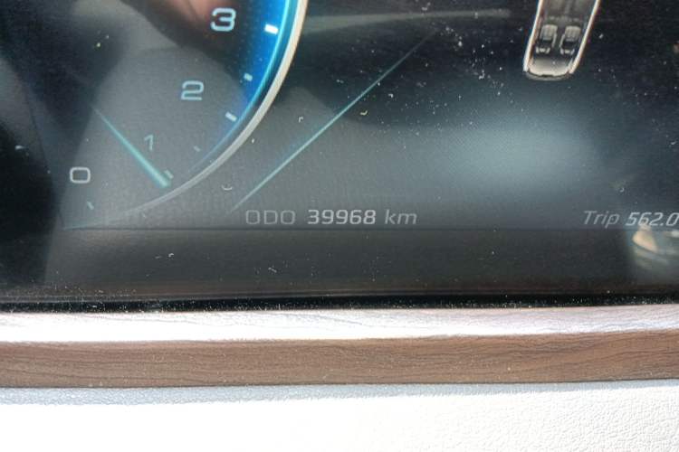 Used Ford Equator 2021 EcoBoost 225 Premier 6-Seater Odometer Close Up