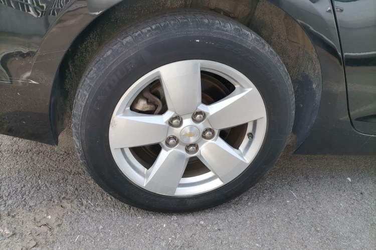 Used Chevrolet Malibu 2014 1.6T Automatic Comfort Edition Right Rear Wheel Hub