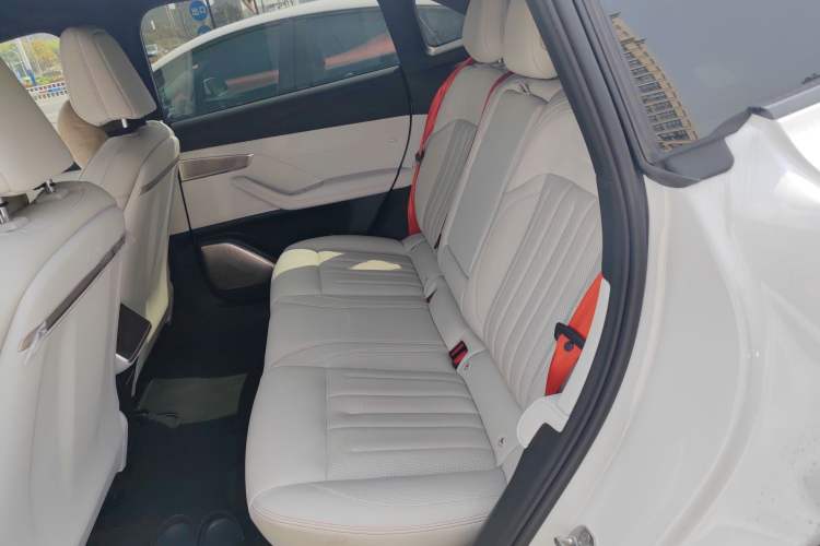 Used ONVO L60 2024 60 kWh Rear-Drive Version Interior 4