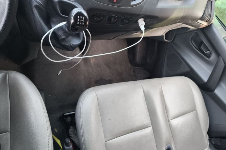 Used Ford Transit 2021 2.0T Diesel Manual Advanced Commercial Traveler Mid-axle Mid-roof 7-Seater China VI
