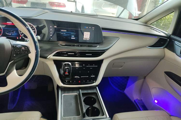 Used Buick GL8 2022 ES Landtrek 653T Comfort Edition
